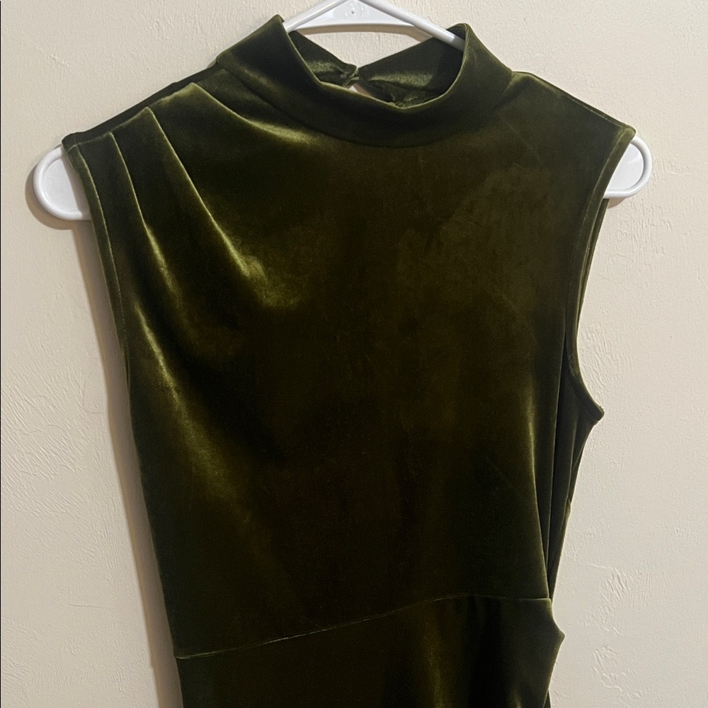 Elegant Velvet Green Dress